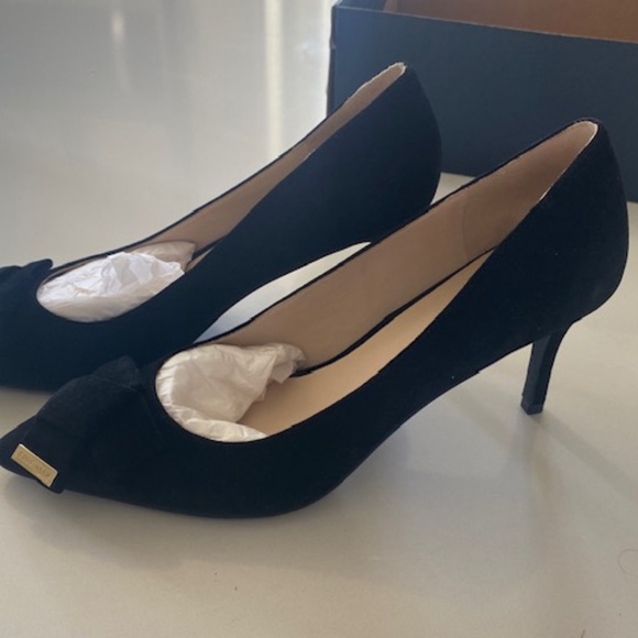 Cole Haan black suede heeled pumps - Picture 5 of 6